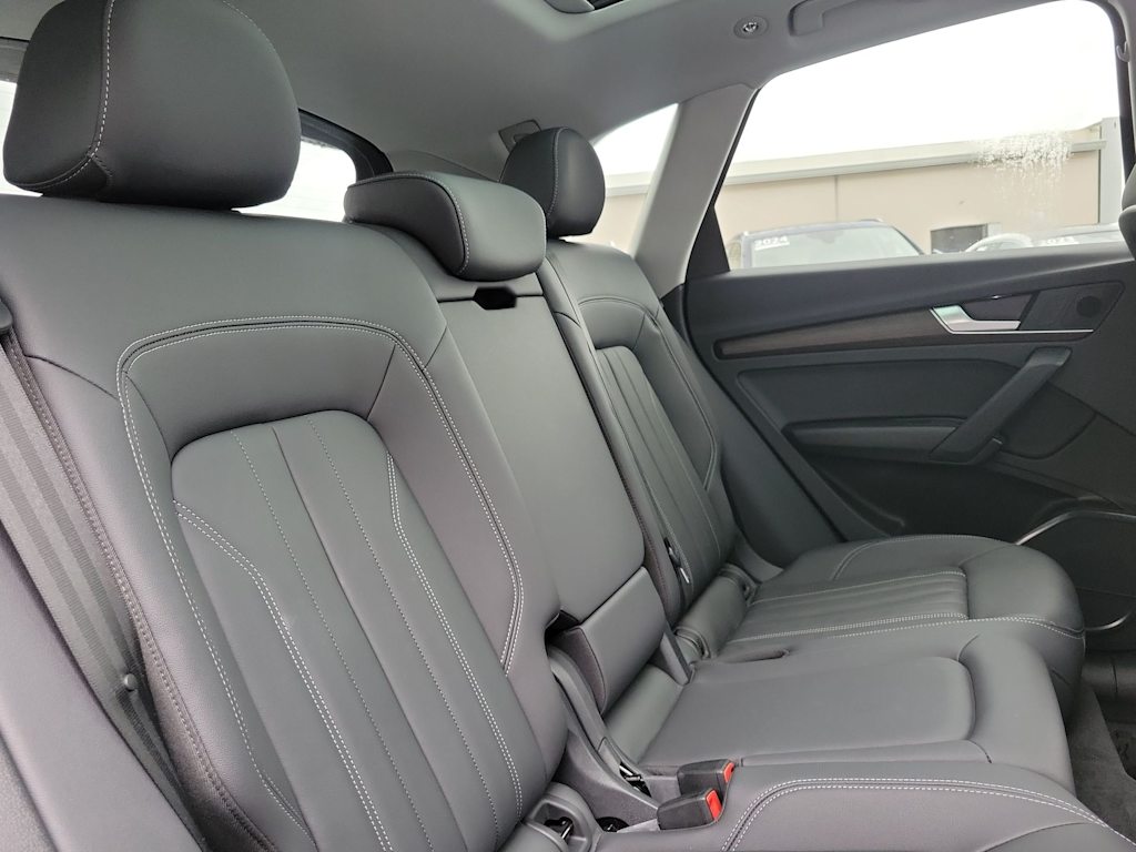 Thumbnail: 2023 Audi Q5 - 32