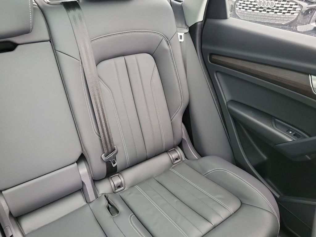 Thumbnail: 2023 Audi Q5 - 13