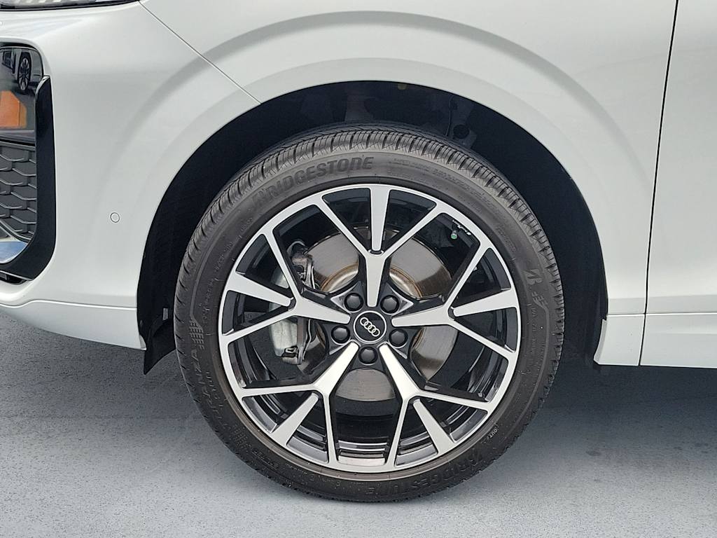 Thumbnail: 2026 Audi Q3 - 8