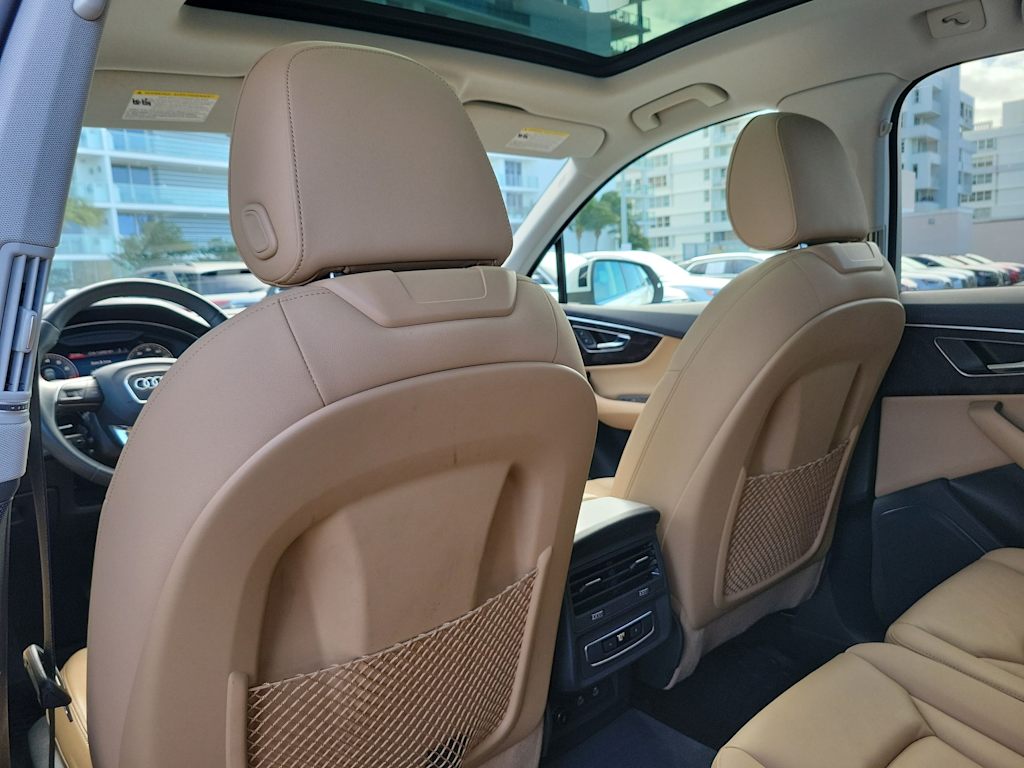 Thumbnail: 2023 Audi Q7 - 12