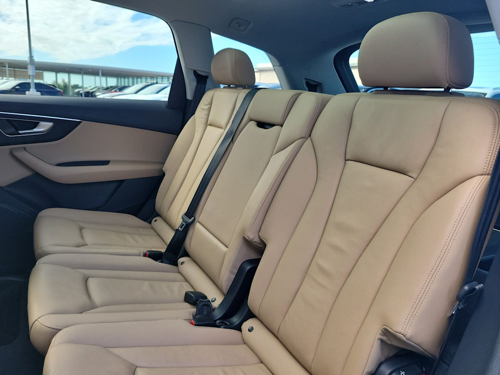 Thumbnail: 2023 Audi Q7 - 13