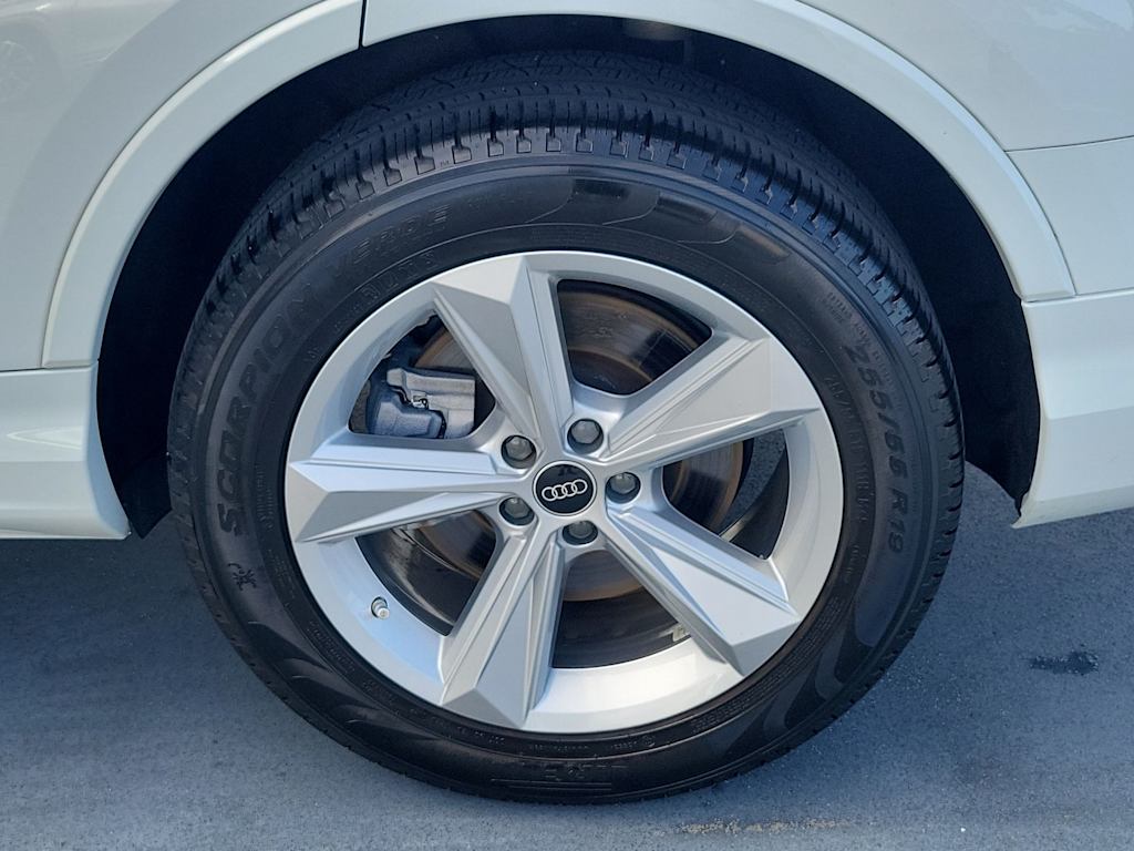 Thumbnail: 2023 Audi Q7 - 8