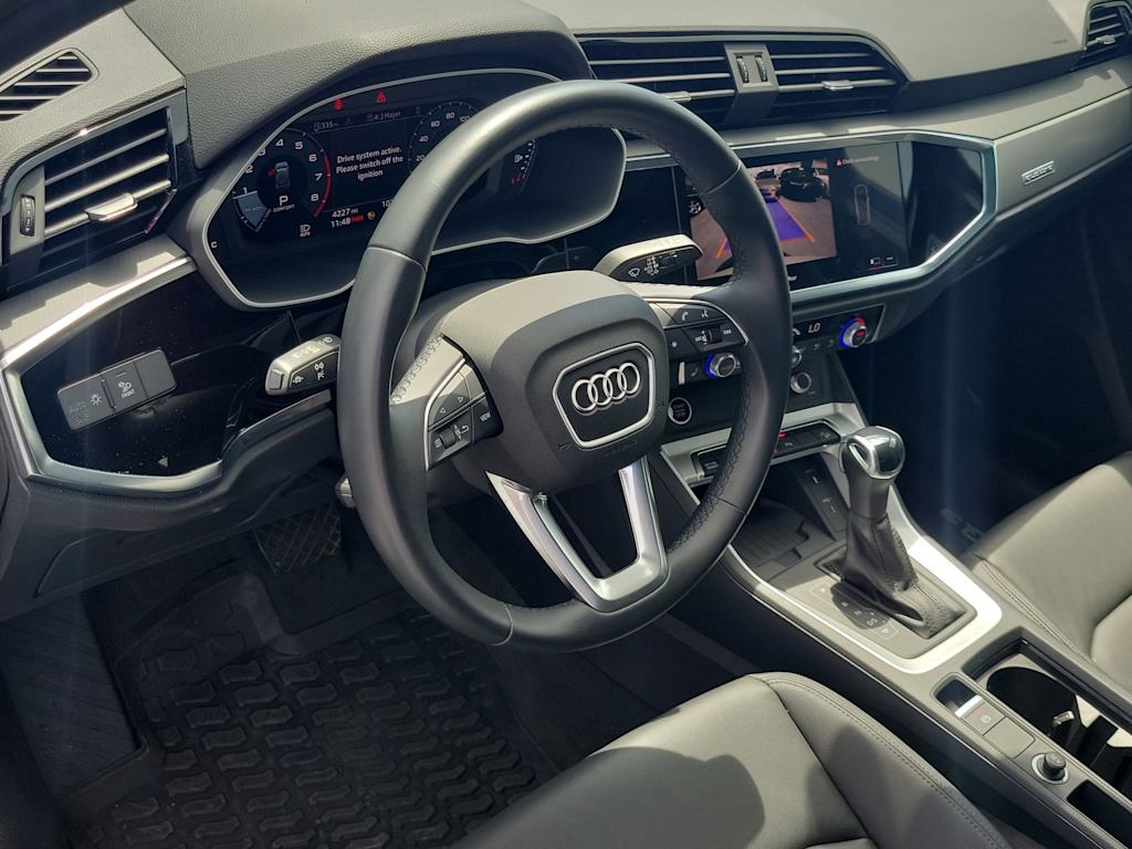 Thumbnail: 2024 Audi Q3 - 2