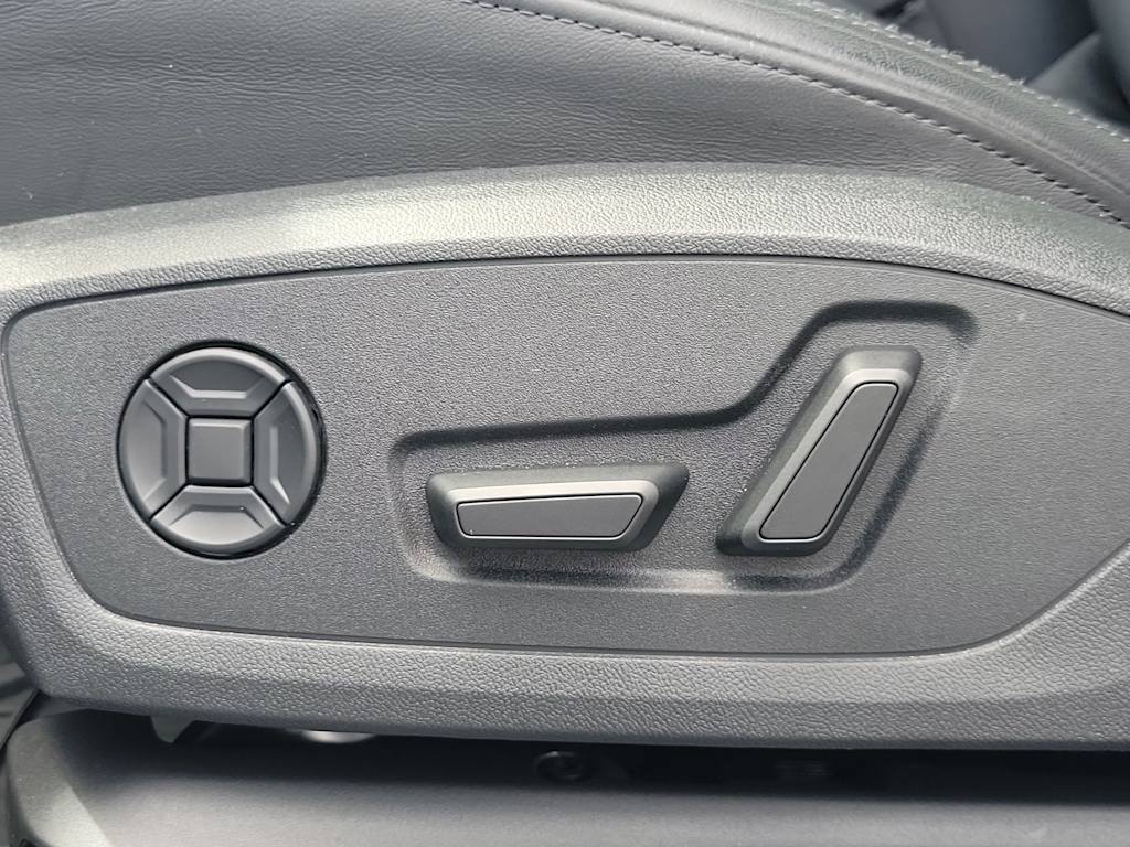 Thumbnail: 2024 Audi Q3 - 25