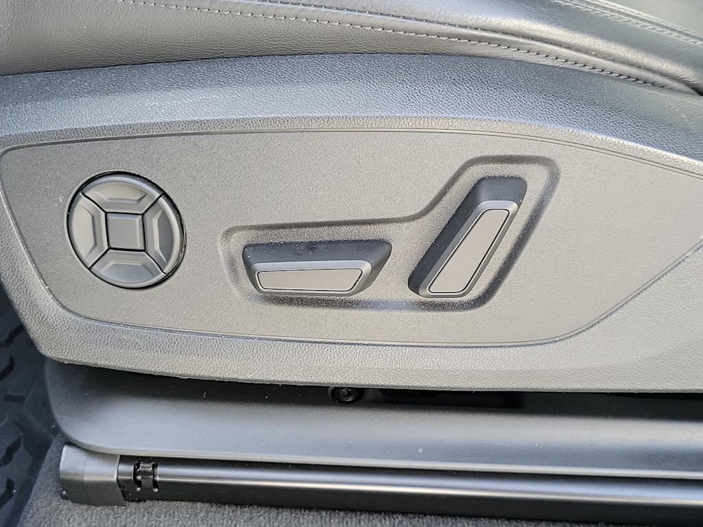 Thumbnail: 2024 Audi Q3 - 25
