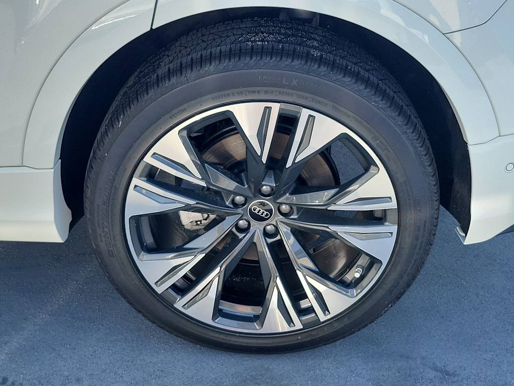 Thumbnail: 2025 Audi Q8 - 8