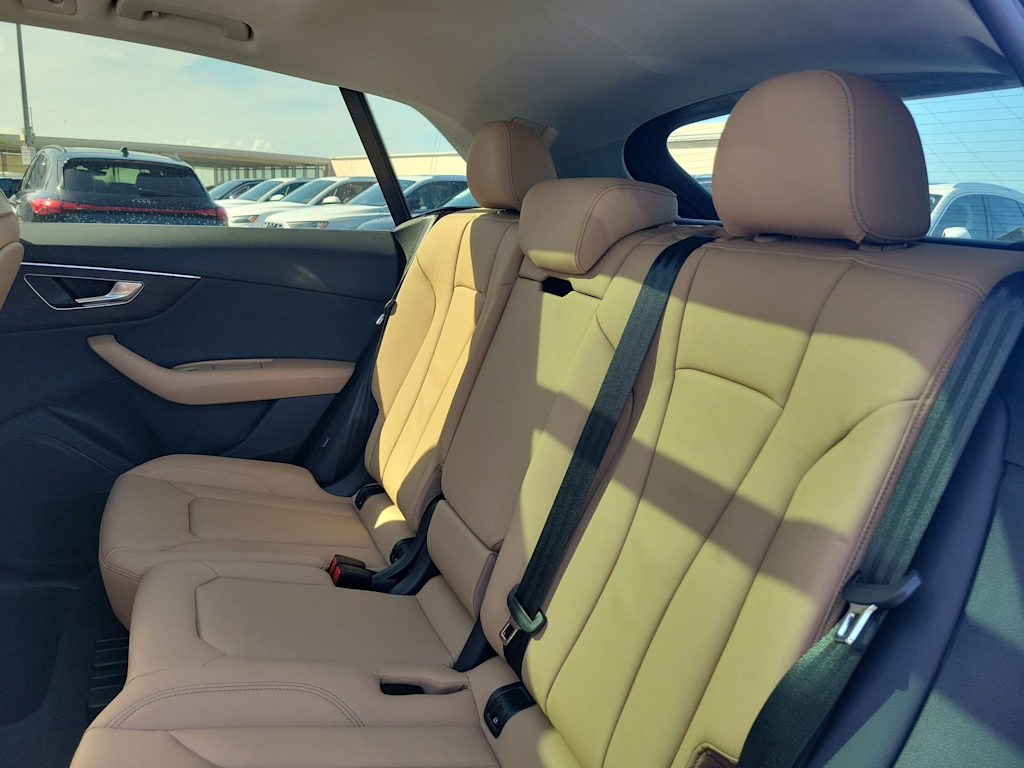 Thumbnail: 2025 Audi Q8 - 13