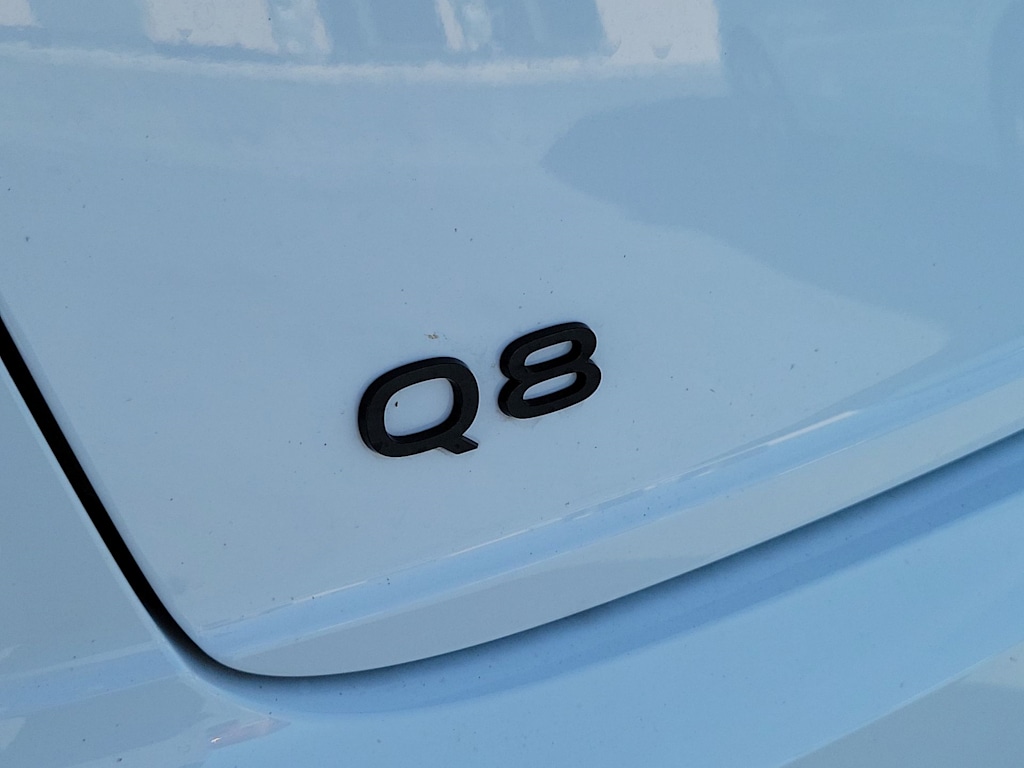 Thumbnail: 2025 Audi Q8 - 21