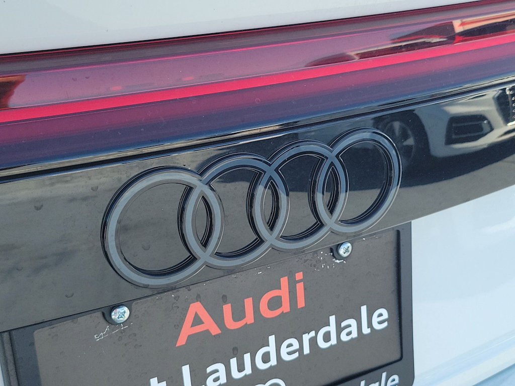 Thumbnail: 2025 Audi Q8 - 7