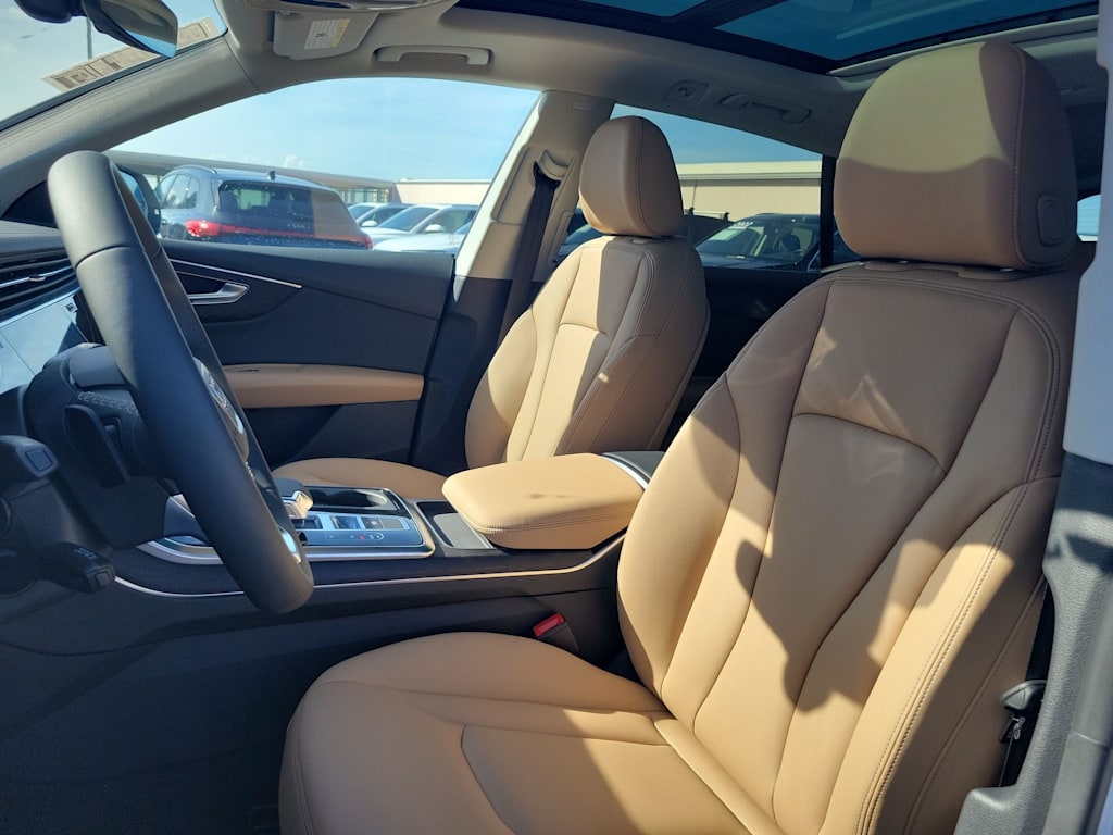 Thumbnail: 2025 Audi Q8 - 11