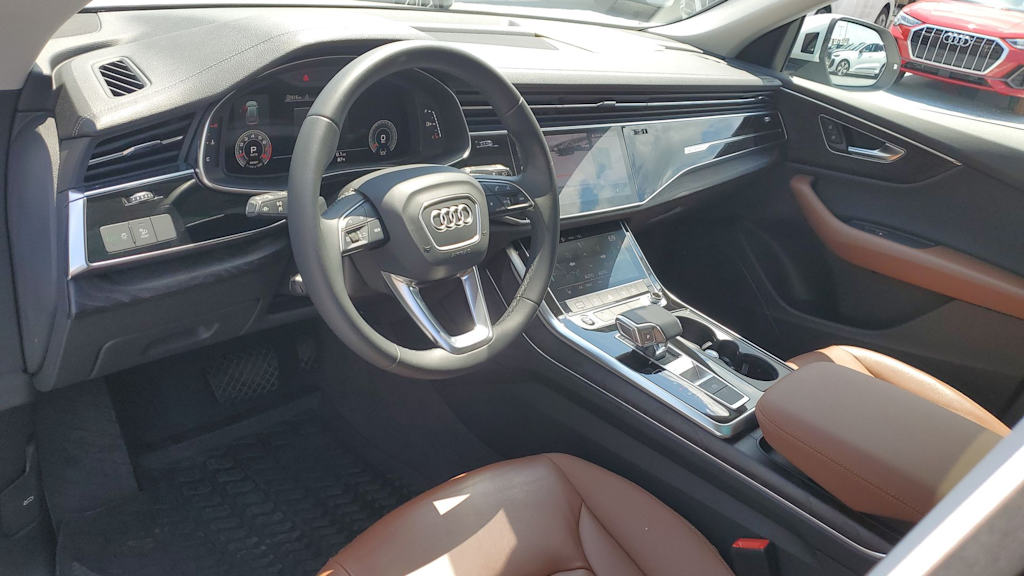 Thumbnail: 2023 Audi Q8 - 2