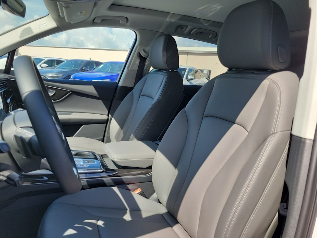 Thumbnail: 2026 Audi Q7 - 11