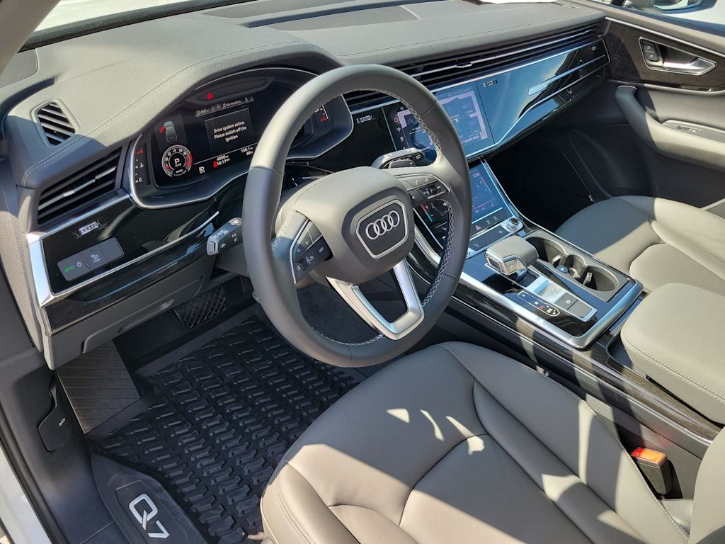 Thumbnail: 2026 Audi Q7 - 2