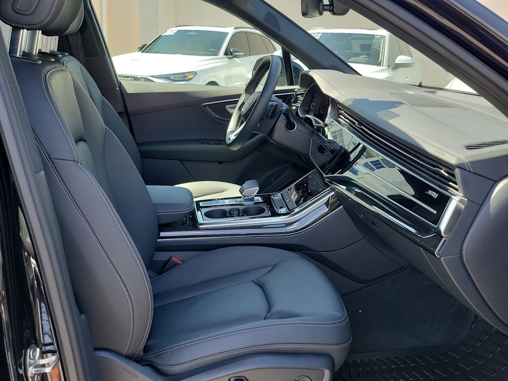 Thumbnail: 2026 Audi Q7 - 24