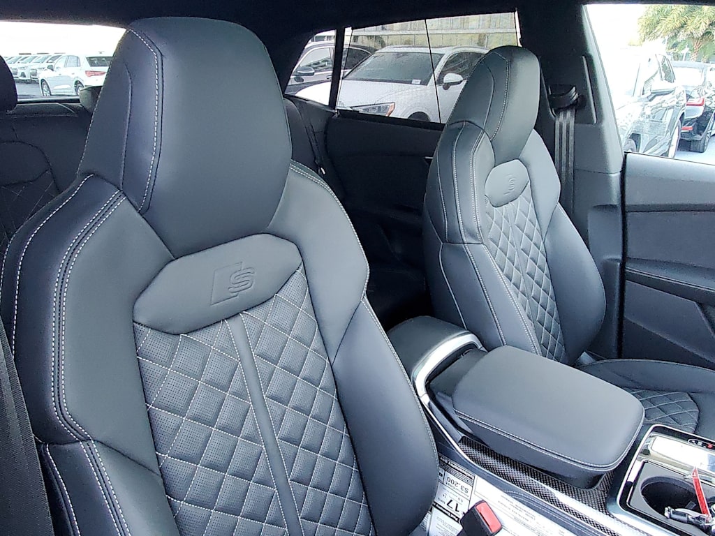 Thumbnail: 2023 Audi SQ8 - 12
