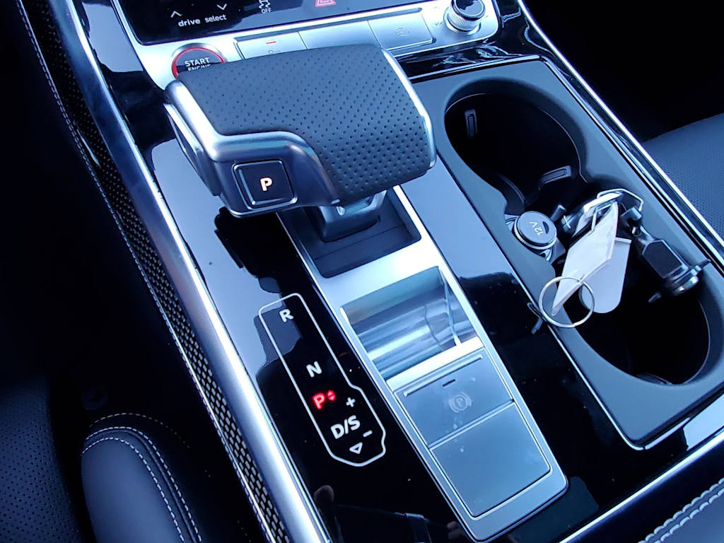 Thumbnail: 2023 Audi SQ8 - 16