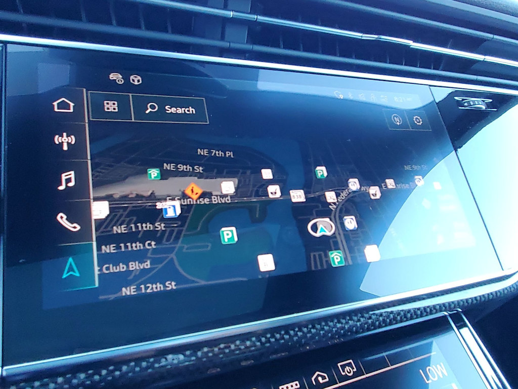 Thumbnail: 2023 Audi SQ8 - 31