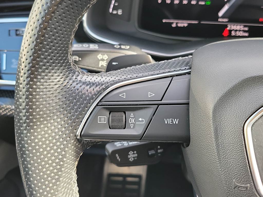 Thumbnail: 2023 Audi SQ8 - 25