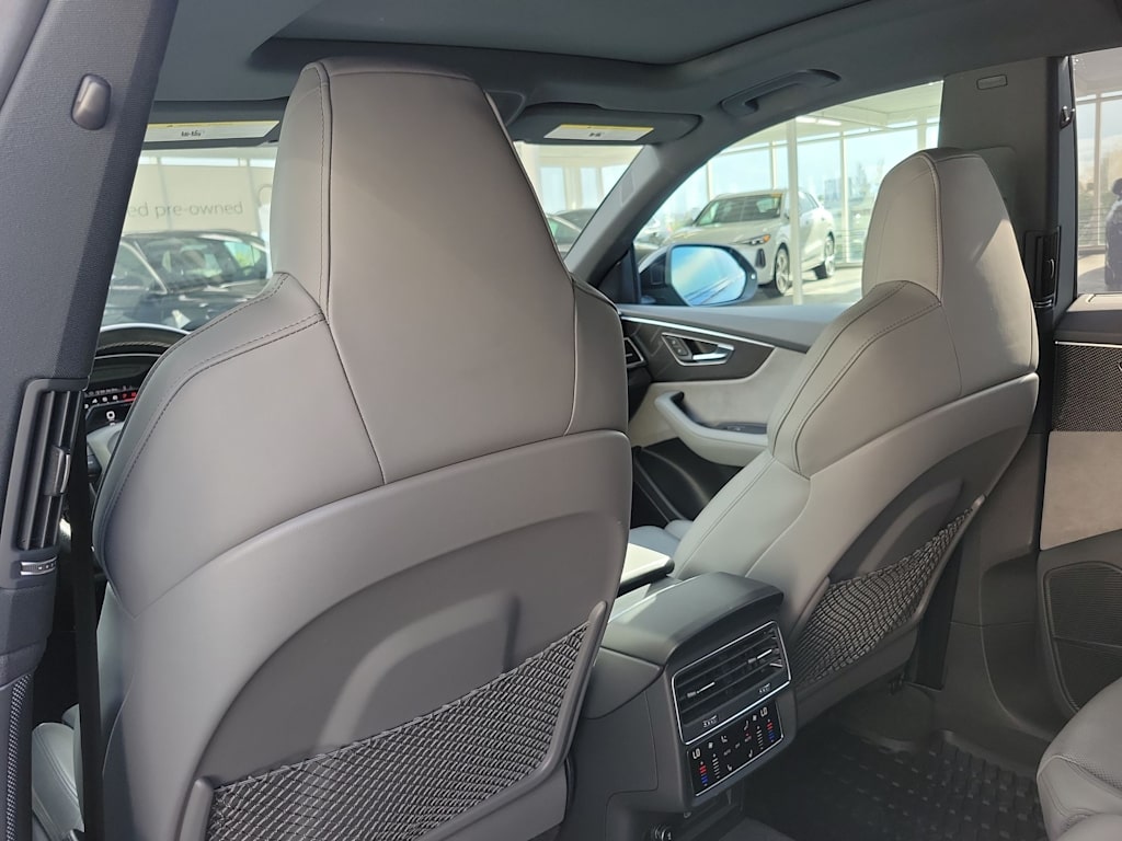 Thumbnail: 2023 Audi SQ8 - 9