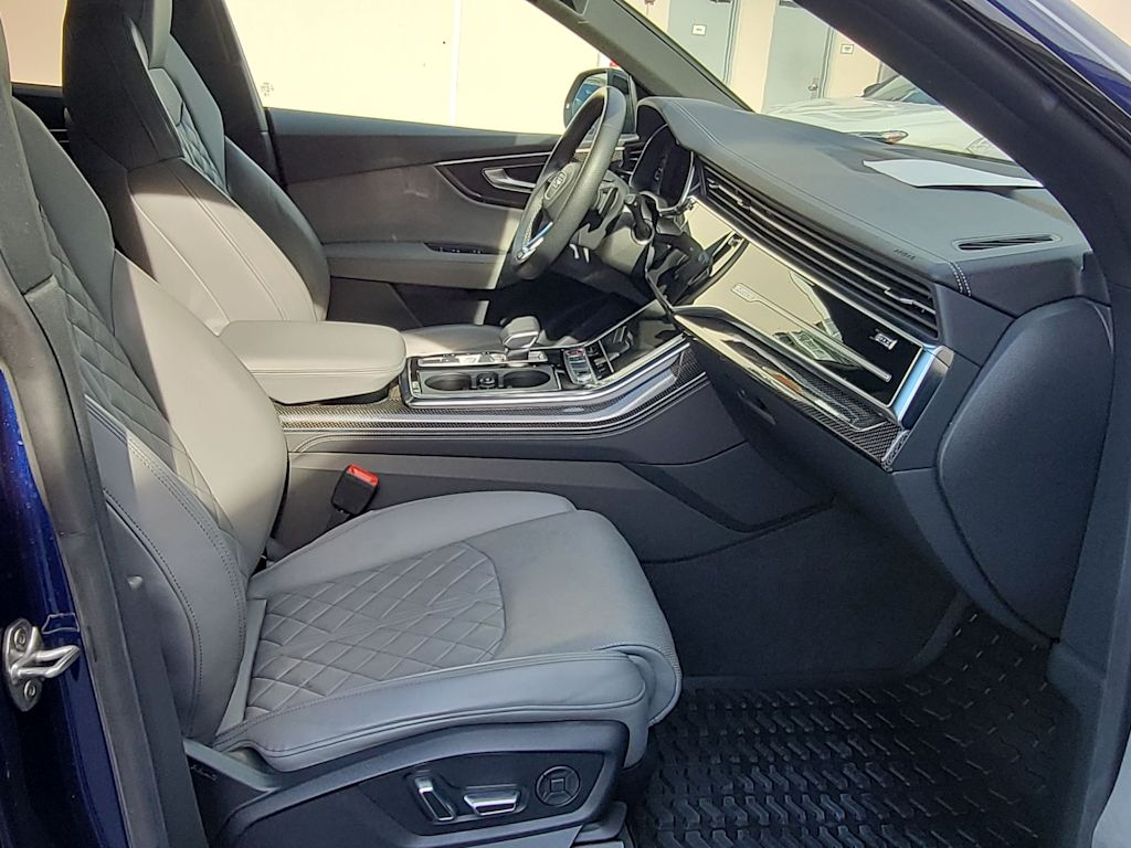 Thumbnail: 2023 Audi SQ8 - 10