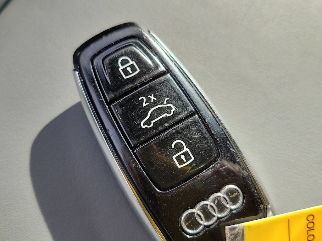 Thumbnail: 2023 Audi SQ8 - 16