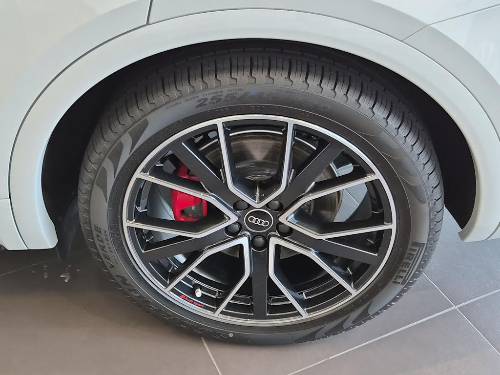 Thumbnail: 2025 Audi SQ5 - 8