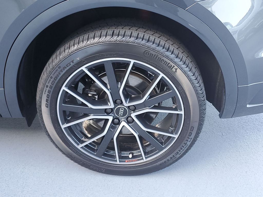 Thumbnail: 2023 Audi SQ5 - 8