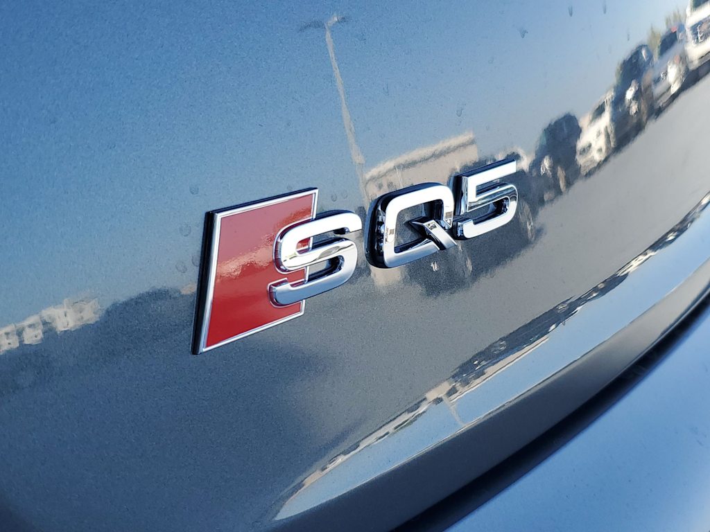 Thumbnail: 2023 Audi SQ5 - 7