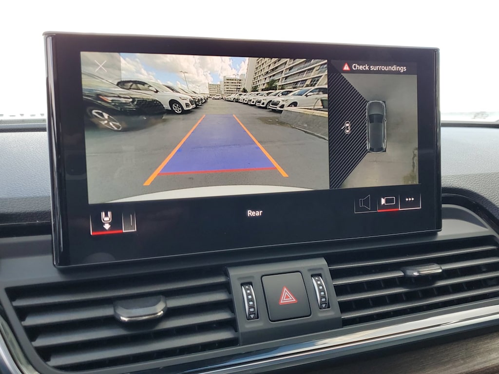 Thumbnail: 2021 Audi Q5 - 24