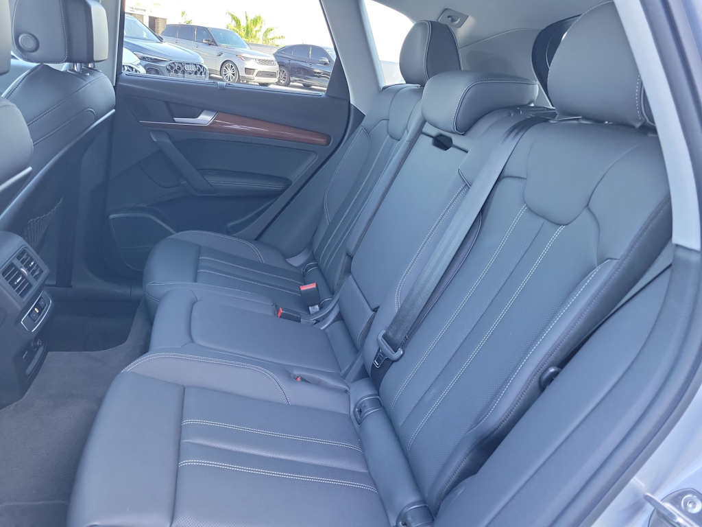 Thumbnail: 2021 Audi Q5 - 25
