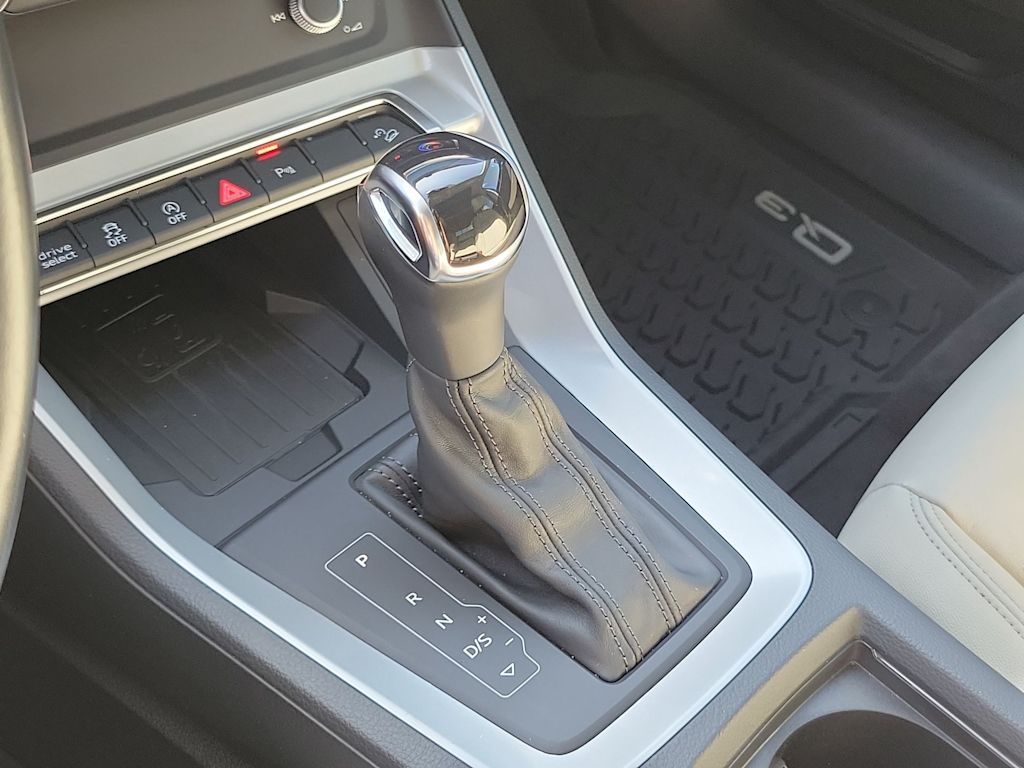 Thumbnail: 2020 Audi Q3 - 15