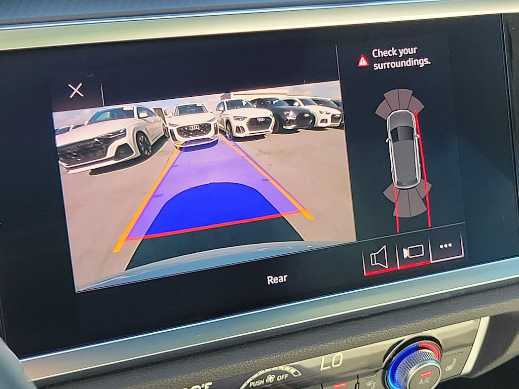 Thumbnail: 2020 Audi Q3 - 28