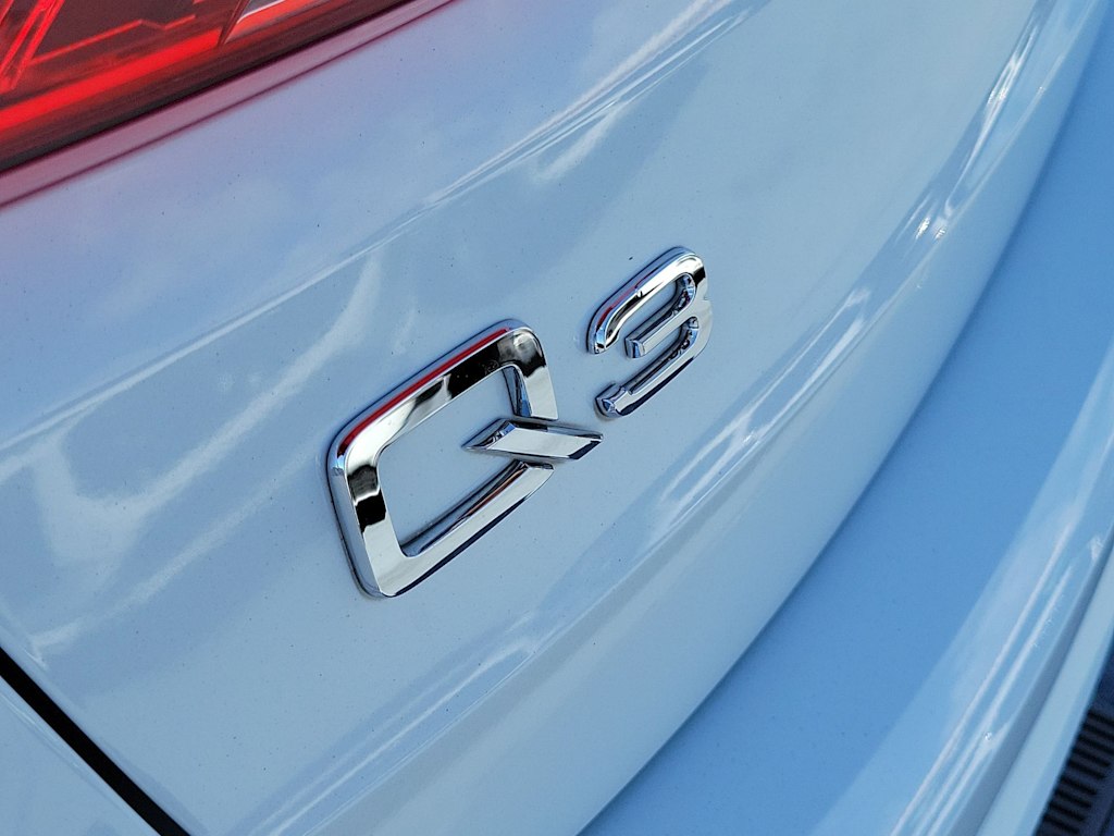 Thumbnail: 2020 Audi Q3 - 21