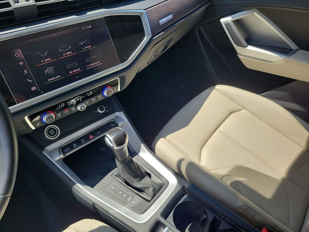 Thumbnail: 2021 Audi Q3 - 15