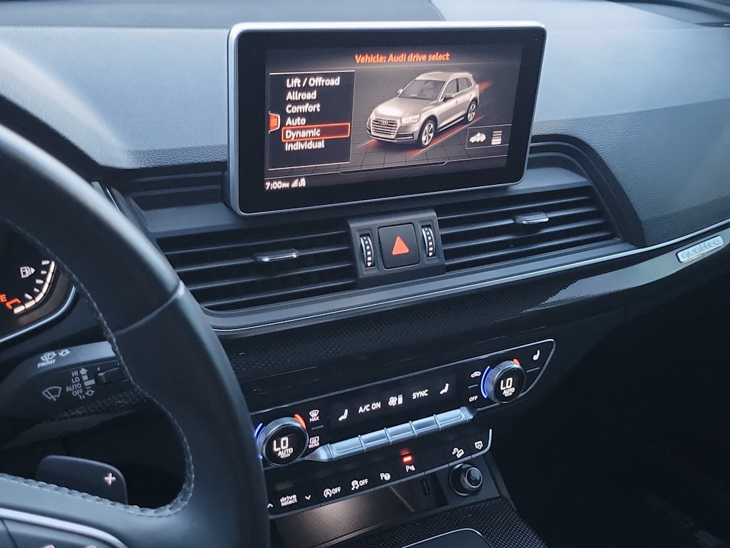 Thumbnail: 2020 Audi SQ5 - 14