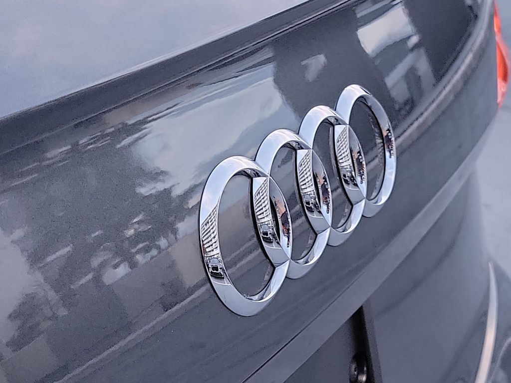 Thumbnail: 2020 Audi SQ5 - 7