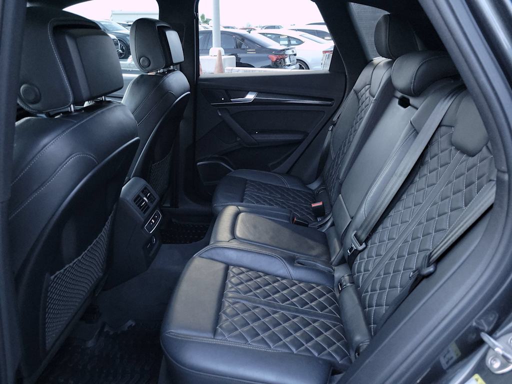 Thumbnail: 2020 Audi SQ5 - 12