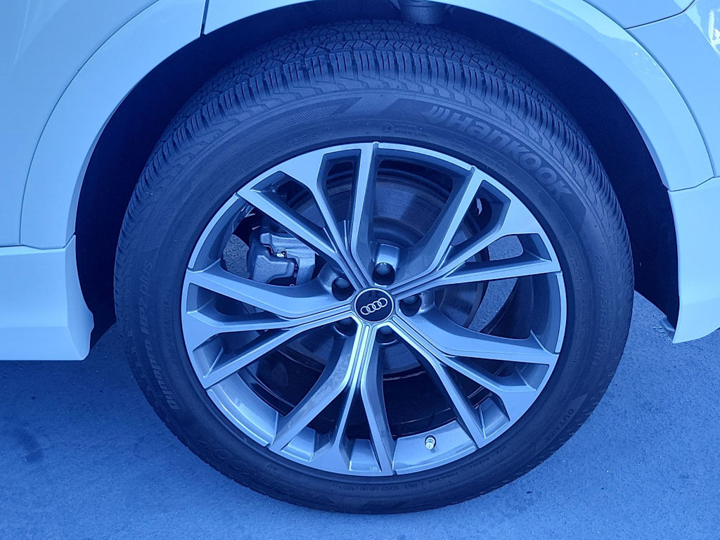 Thumbnail: 2024 Audi Q8 - 8