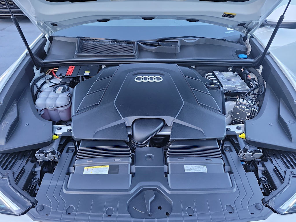 Thumbnail: 2024 Audi Q8 - 9