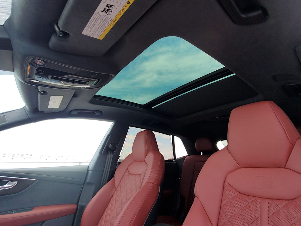 Thumbnail: 2023 Audi SQ8 - 21