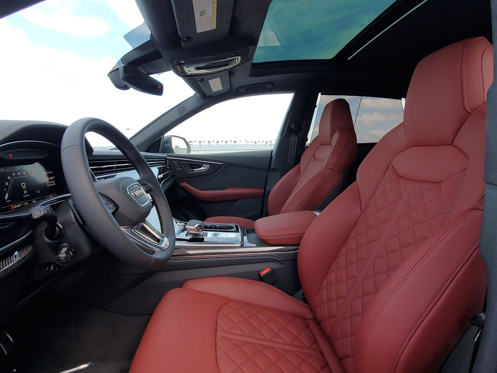 Thumbnail: 2023 Audi SQ8 - 10