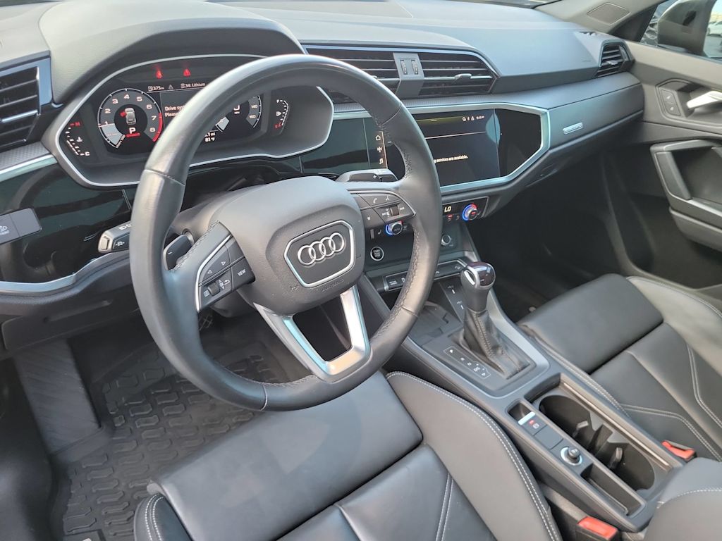 Thumbnail: 2024 Audi Q3 - 2