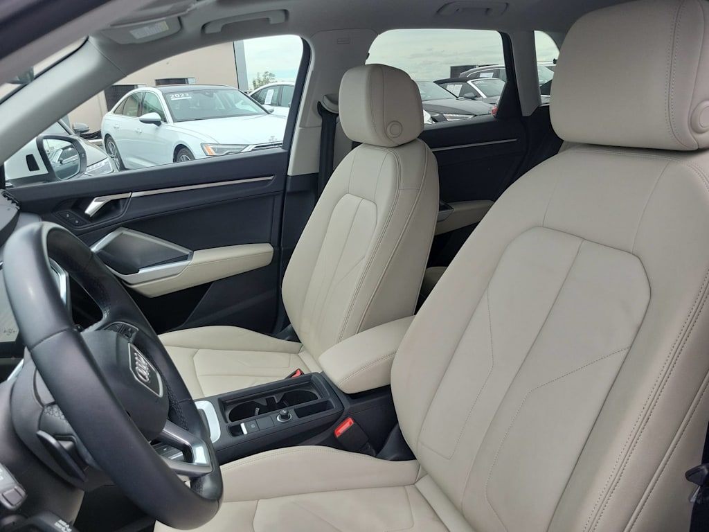 Thumbnail: 2023 Audi Q3 - 11