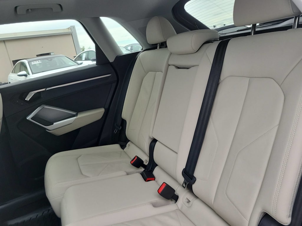 Thumbnail: 2023 Audi Q3 - 26