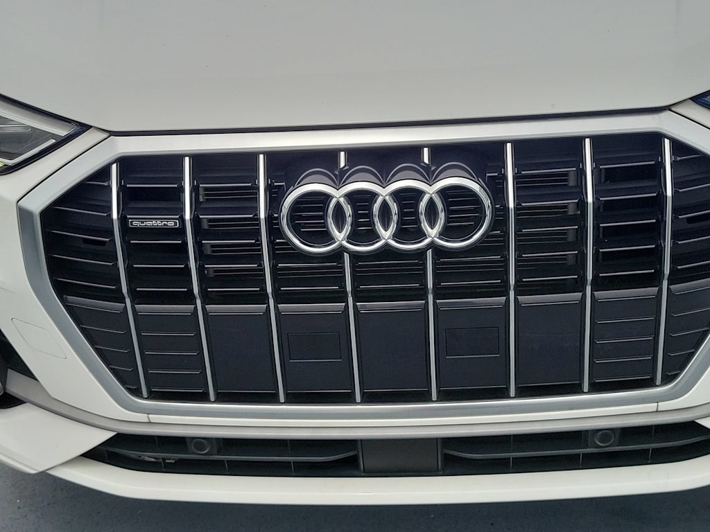 Thumbnail: 2023 Audi Q3 - 7