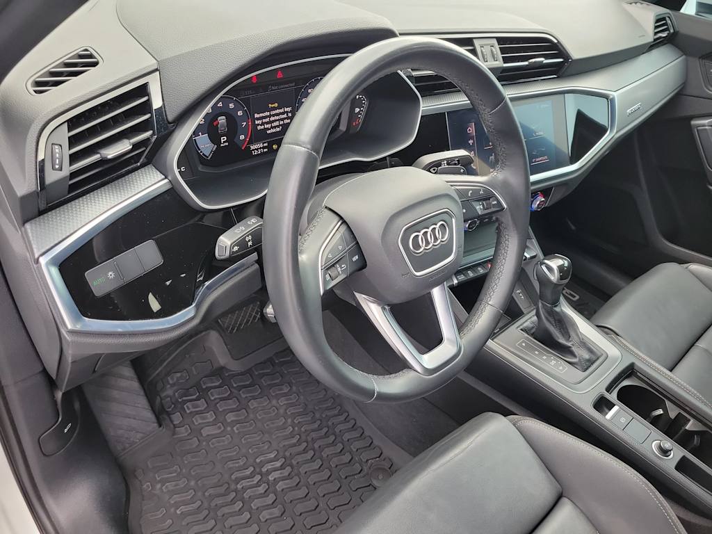 Thumbnail: 2021 Audi Q3 - 2