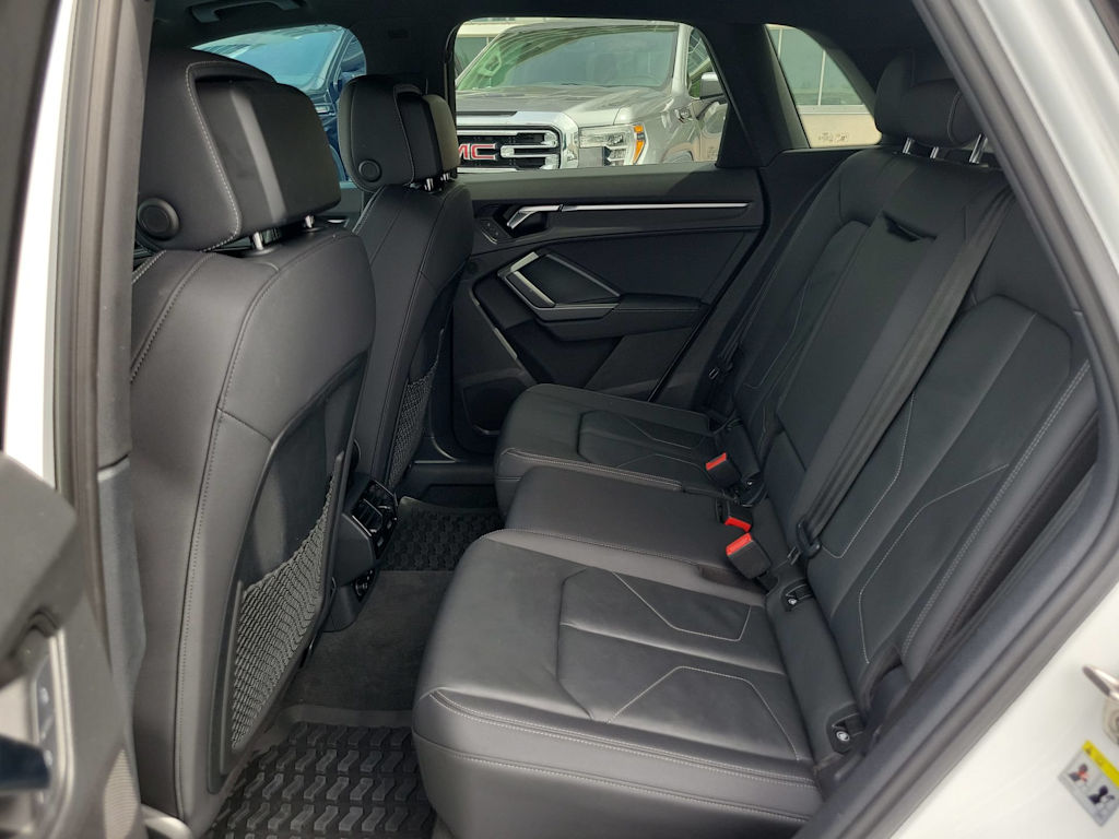 Thumbnail: 2021 Audi Q3 - 12