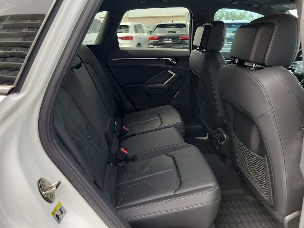 Thumbnail: 2021 Audi Q3 - 26