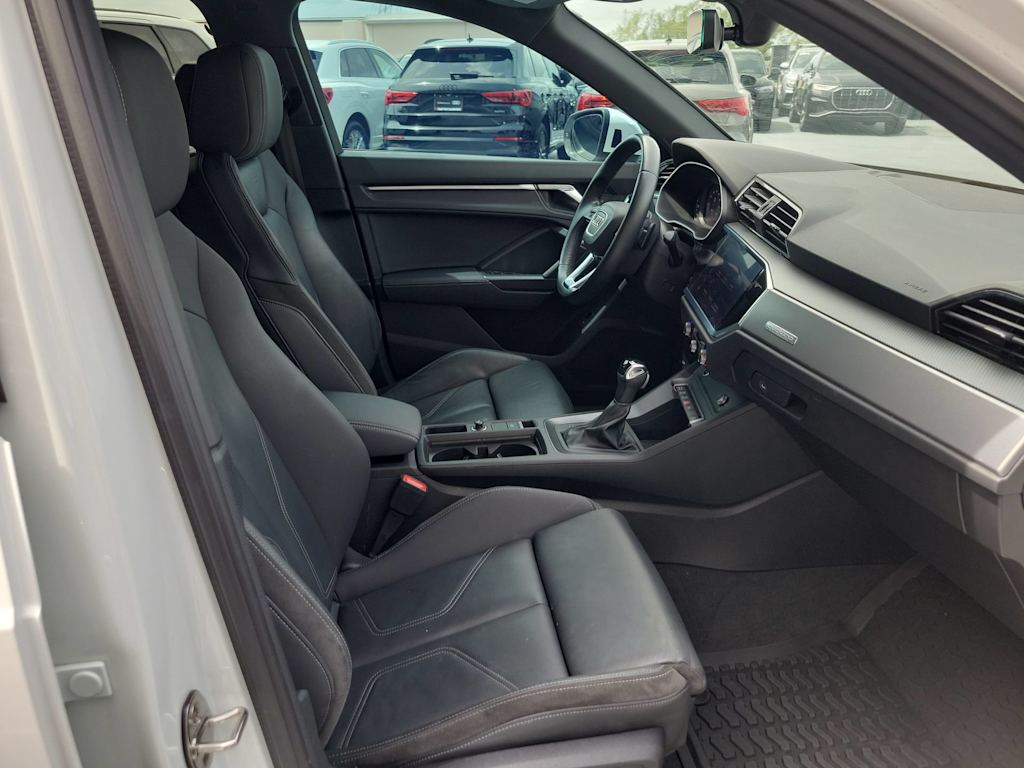 Thumbnail: 2021 Audi Q3 - 28