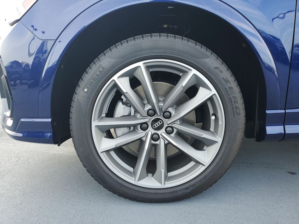 Thumbnail: 2025 Audi Q3 - 7